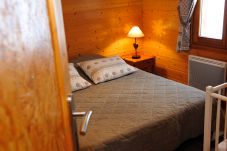 Chalet in La Bresse - 1. Superbe chalet traditionnel en lisière de forêt