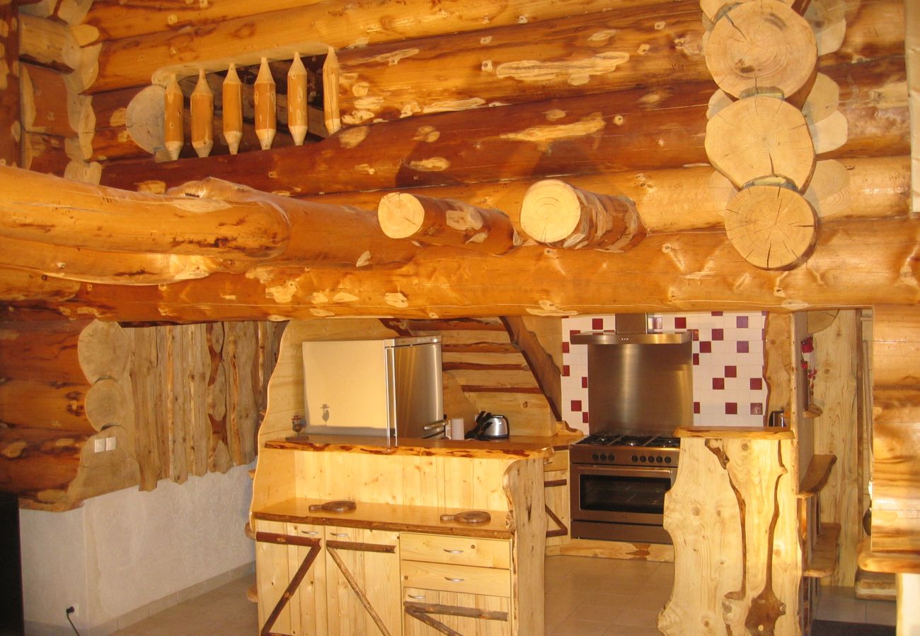 Chalet in La Bresse - 916. Magnifique chalet rondins 14/16p, 220m², 6ch