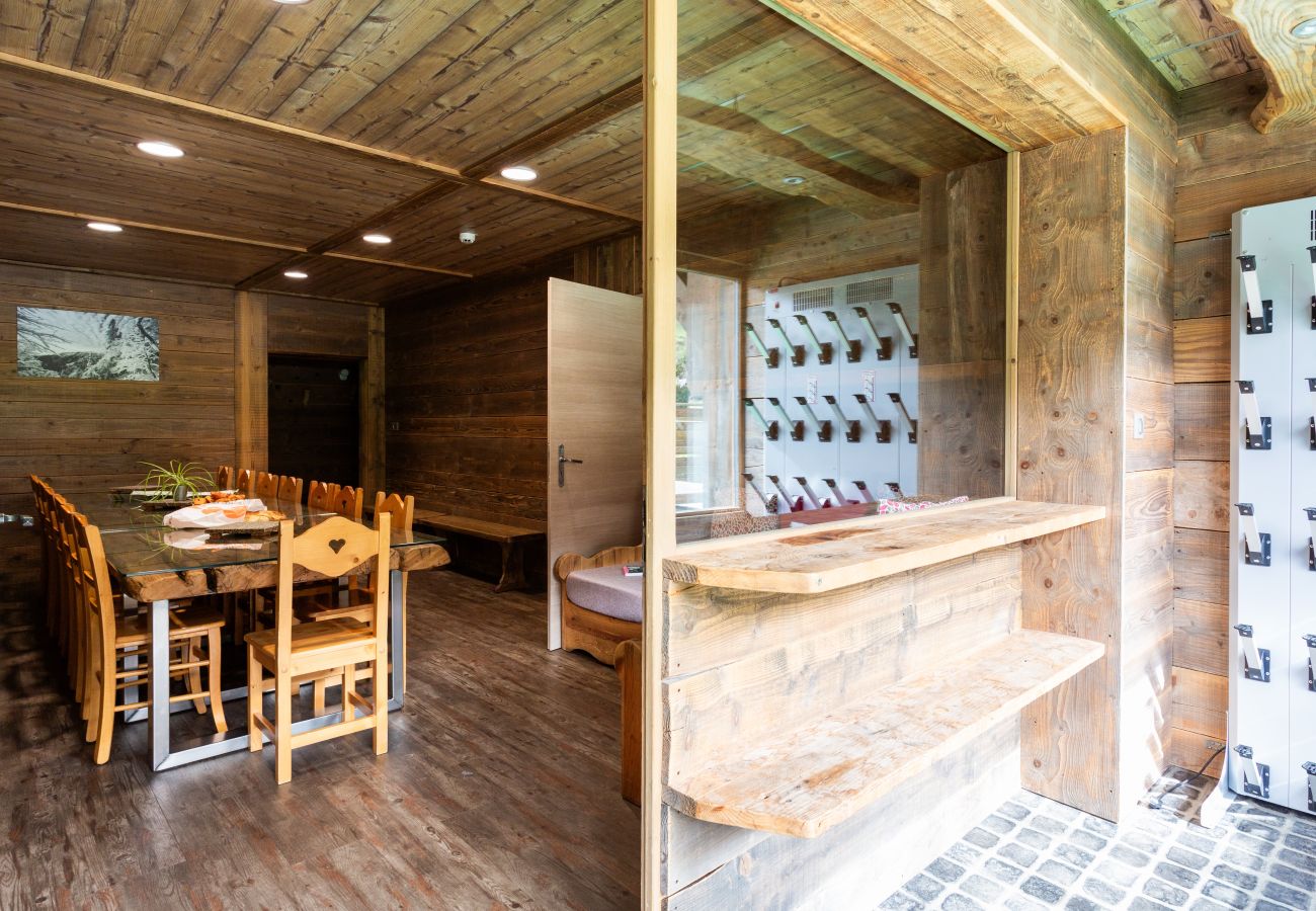 Apartment in La Bresse - S. Appartement/Gîte de groupe premium 17p 160m² 4c