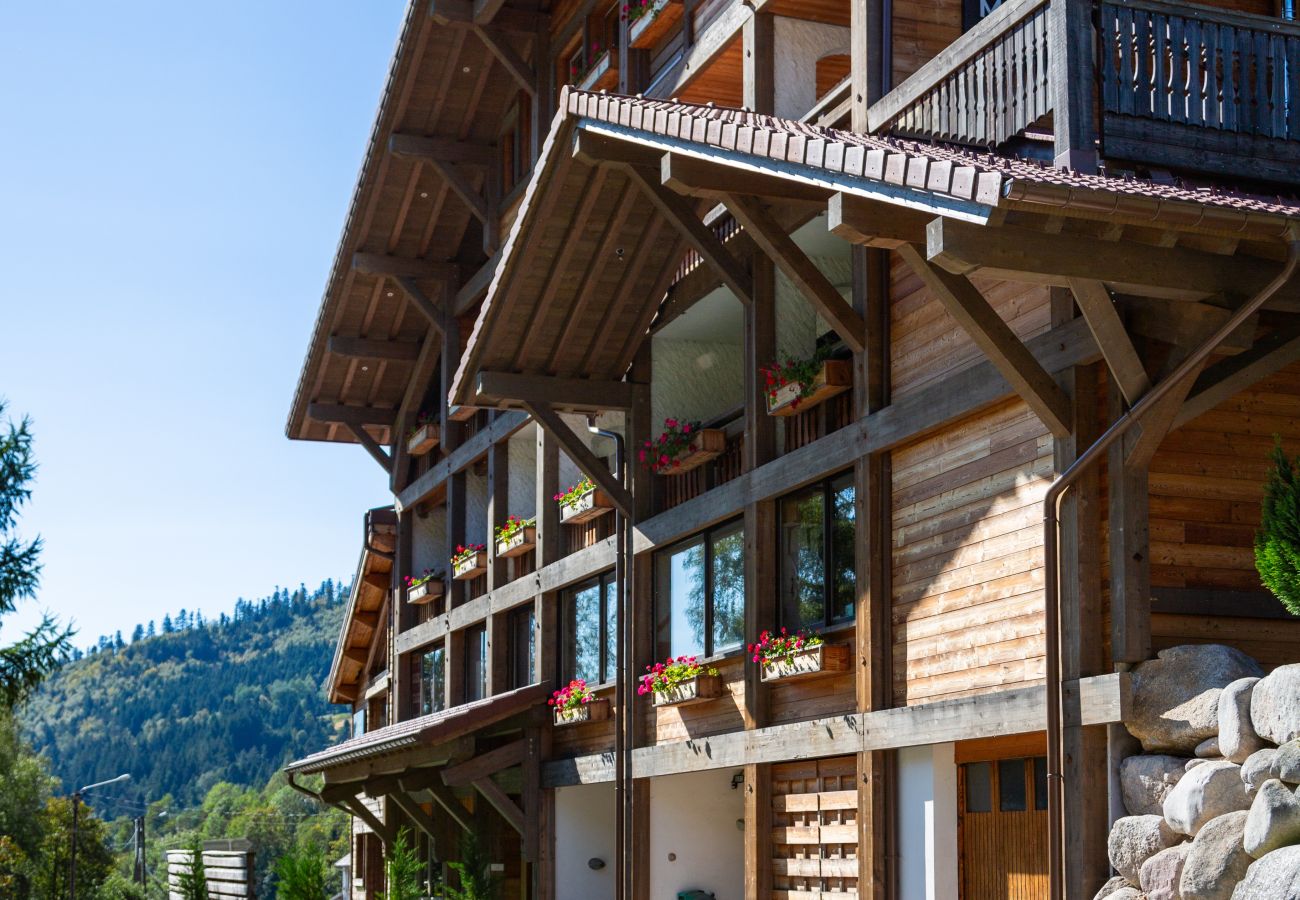 Apartment in La Bresse - S. Appartement/Gîte de groupe premium 17p 160m² 4c