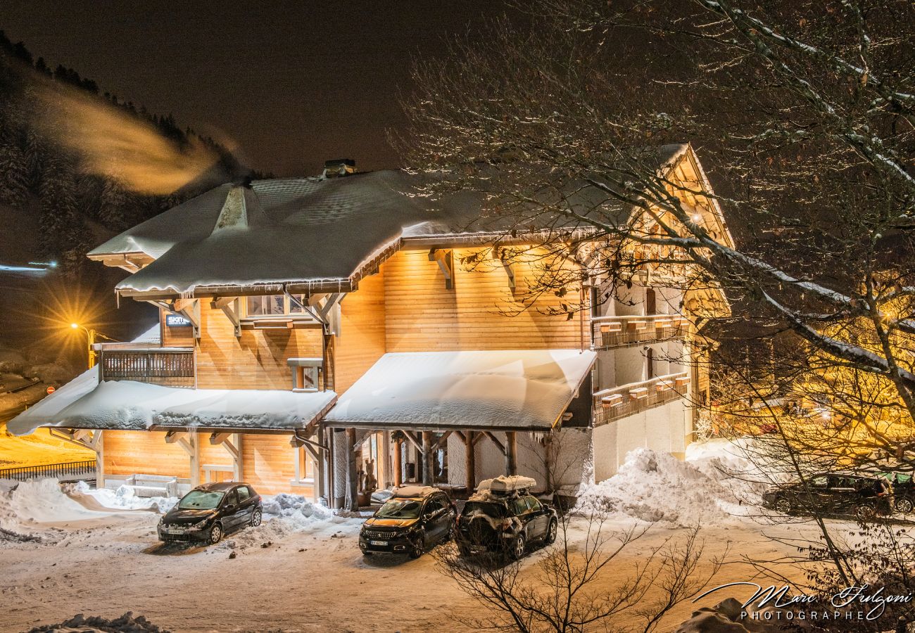 magnifique résidence sous la neige